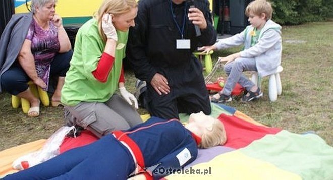Nauka pierwszej pomocy z Radosnym Świetlicobusem [29.07.2015] - zdjęcie #233 - eOstroleka.pl