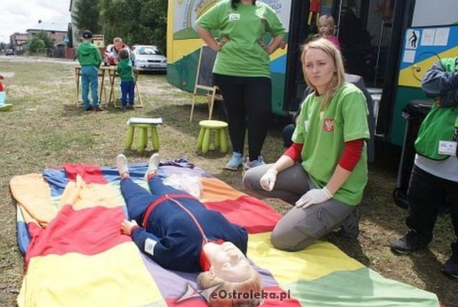 Nauka pierwszej pomocy z Radosnym Świetlicobusem [29.07.2015] - zdjęcie #225 - eOstroleka.pl