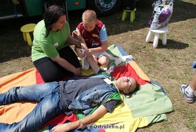 Nauka pierwszej pomocy z Radosnym Świetlicobusem [29.07.2015] - zdjęcie #219 - eOstroleka.pl