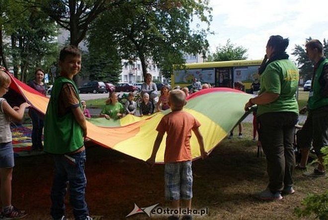 Nauka pierwszej pomocy z Radosnym Świetlicobusem [29.07.2015] - zdjęcie #135 - eOstroleka.pl