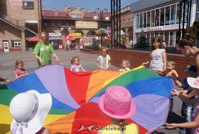 Nauka pierwszej pomocy z Radosnym Świetlicobusem [29.07.2015] - zdjęcie #81 - eOstroleka.pl