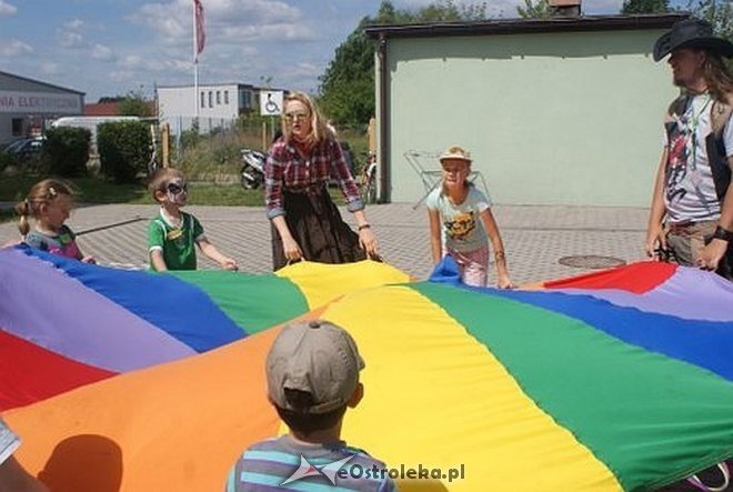 Nauka pierwszej pomocy z Radosnym Świetlicobusem [29.07.2015] - zdjęcie #63 - eOstroleka.pl