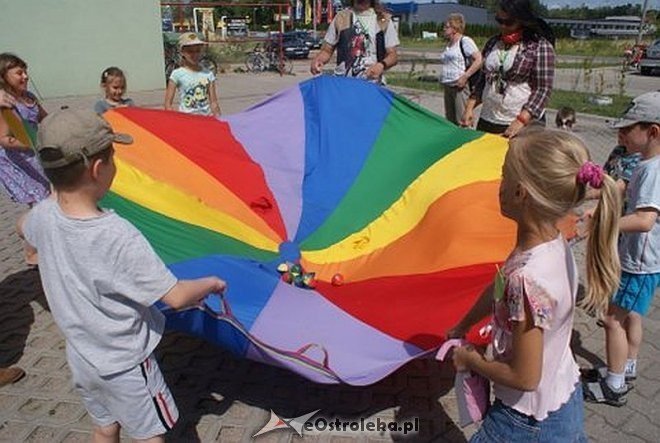 Nauka pierwszej pomocy z Radosnym Świetlicobusem [29.07.2015] - zdjęcie #59 - eOstroleka.pl