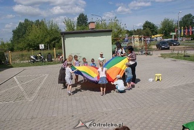 Nauka pierwszej pomocy z Radosnym Świetlicobusem [29.07.2015] - zdjęcie #57 - eOstroleka.pl