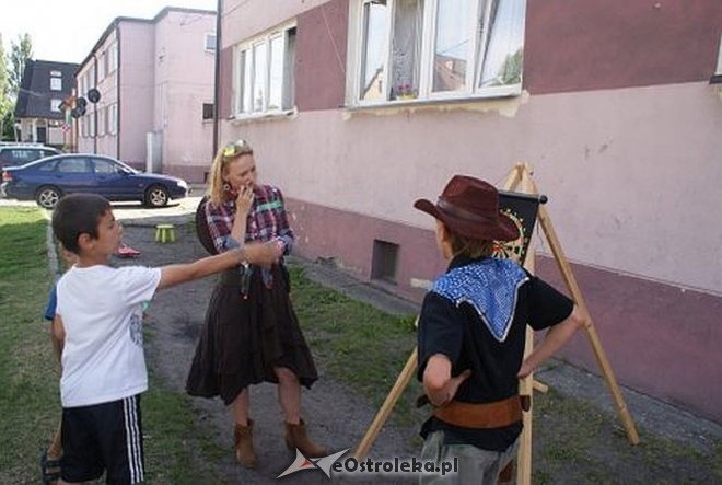 Nauka pierwszej pomocy z Radosnym Świetlicobusem [29.07.2015] - zdjęcie #7 - eOstroleka.pl