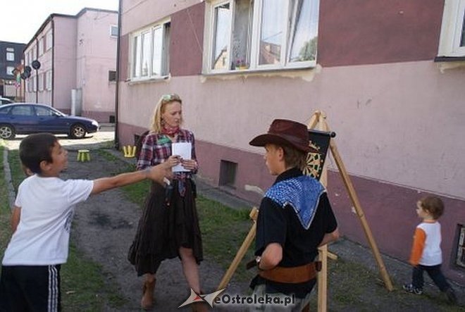 Nauka pierwszej pomocy z Radosnym Świetlicobusem [29.07.2015] - zdjęcie #6 - eOstroleka.pl