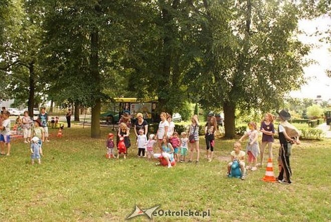 Nauka pierwszej pomocy z Radosnym Świetlicobusem [29.07.2015] - zdjęcie #124 - eOstroleka.pl