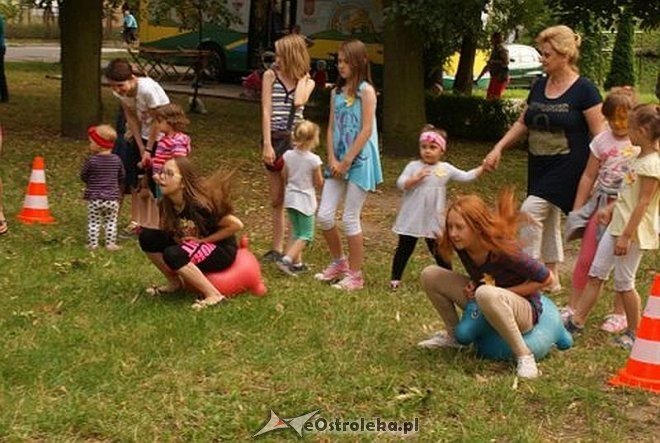Nauka pierwszej pomocy z Radosnym Świetlicobusem [29.07.2015] - zdjęcie #114 - eOstroleka.pl