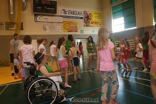 Nauka pierwszej pomocy z Radosnym Świetlicobusem [29.07.2015] - zdjęcie #12 - eOstroleka.pl
