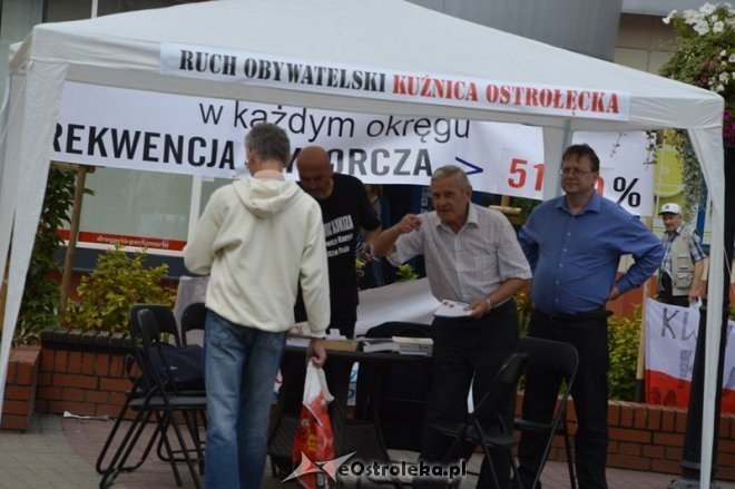 Happening zwolenników Pawła Kukiza [30.07.2015] - zdjęcie #8 - eOstroleka.pl
