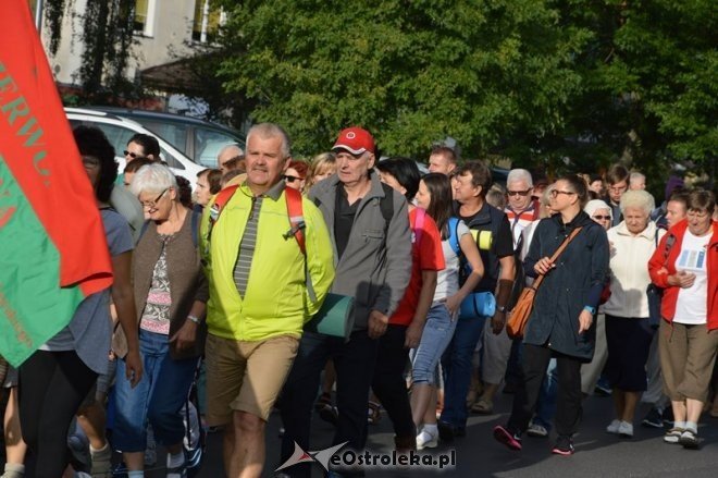 31. Piesza Pielgrzymka Łomżyńska na Jasną Górę [01.08.2015] - zdjęcie #41 - eOstroleka.pl