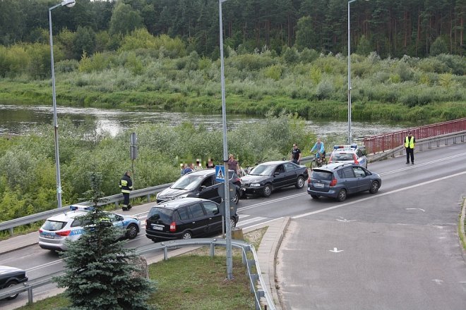 Wypadek na nowym moście [01.08.2015] - zdjęcie #7 - eOstroleka.pl