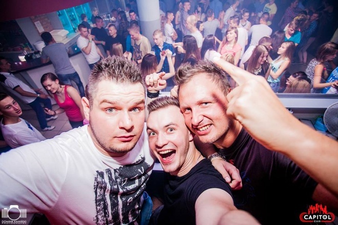 Noc Wariatów w klubie Capitol [31.07.2015] - zdjęcie #113 - eOstroleka.pl