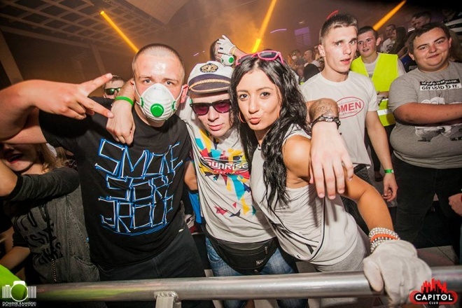 Noc Wariatów w klubie Capitol [31.07.2015] - zdjęcie #102 - eOstroleka.pl