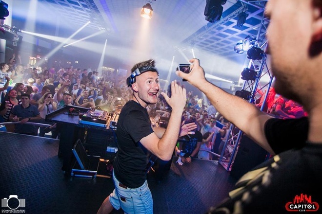 Noc Wariatów w klubie Capitol [31.07.2015] - zdjęcie #101 - eOstroleka.pl