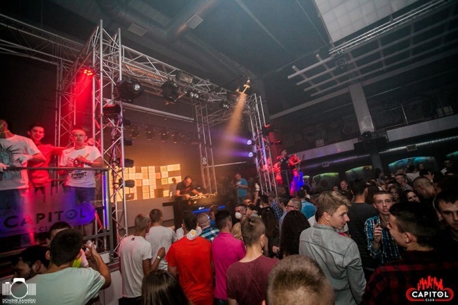 Noc Wariatów w klubie Capitol [31.07.2015] - zdjęcie #87 - eOstroleka.pl