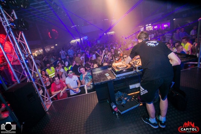 Noc Wariatów w klubie Capitol [31.07.2015] - zdjęcie #172 - eOstroleka.pl