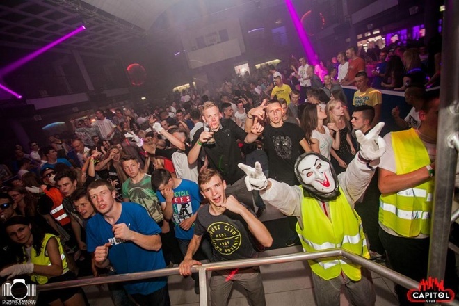 Noc Wariatów w klubie Capitol [31.07.2015] - zdjęcie #49 - eOstroleka.pl