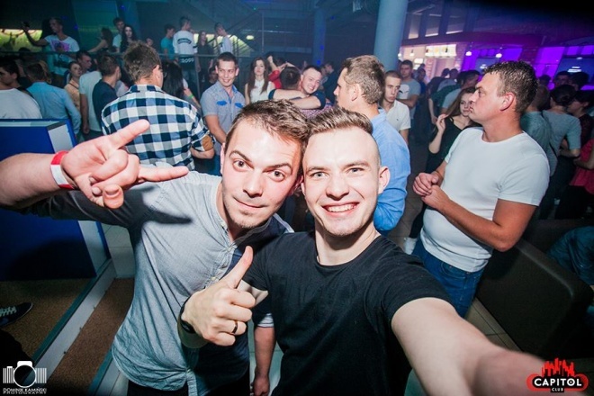 Noc Wariatów w klubie Capitol [31.07.2015] - zdjęcie #48 - eOstroleka.pl