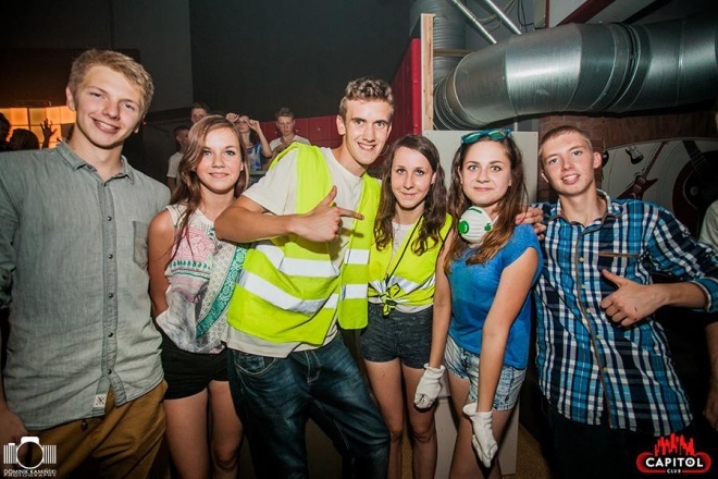Noc Wariatów w klubie Capitol [31.07.2015] - zdjęcie #42 - eOstroleka.pl