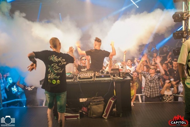Noc Wariatów w klubie Capitol [31.07.2015] - zdjęcie #164 - eOstroleka.pl
