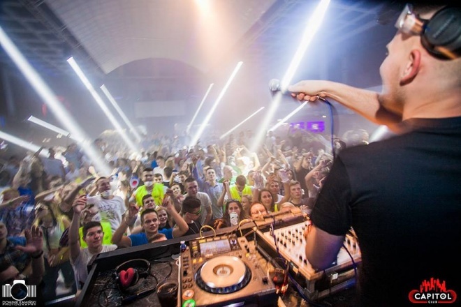 Noc Wariatów w klubie Capitol [31.07.2015] - zdjęcie #161 - eOstroleka.pl