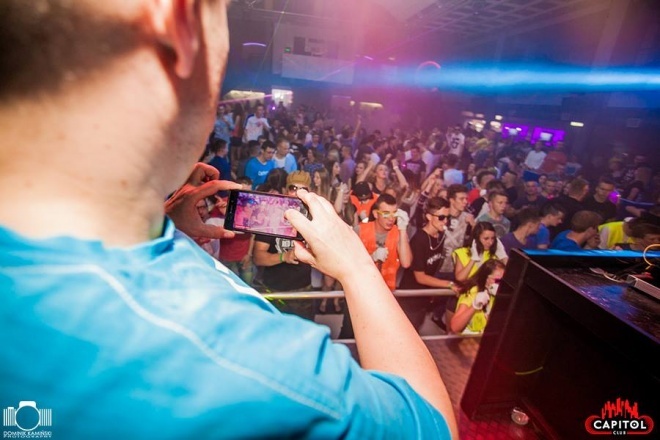 Noc Wariatów w klubie Capitol [31.07.2015] - zdjęcie #31 - eOstroleka.pl