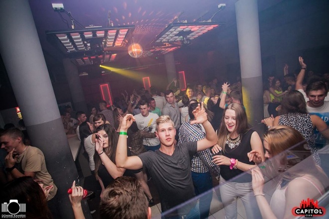 Noc Wariatów w klubie Capitol [31.07.2015] - zdjęcie #29 - eOstroleka.pl