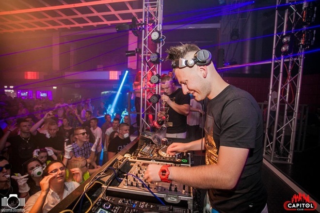 Noc Wariatów w klubie Capitol [31.07.2015] - zdjęcie #157 - eOstroleka.pl