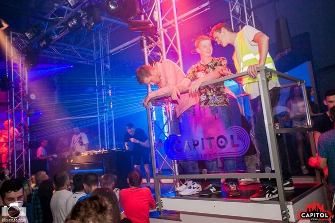 Noc Wariatów w klubie Capitol [31.07.2015] - zdjęcie #156 - eOstroleka.pl