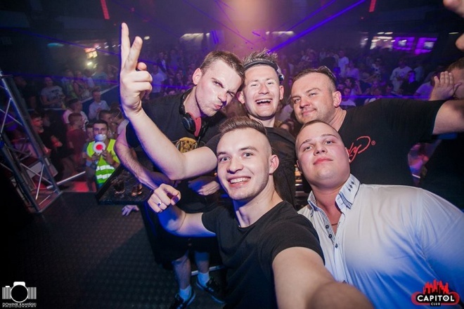 Noc Wariatów w klubie Capitol [31.07.2015] - zdjęcie #152 - eOstroleka.pl