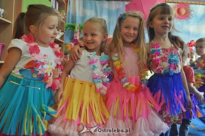 Dzień Hawajski w Punkcie Przedszkolnym Kangurek [31.07.2015] - zdjęcie #42 - eOstroleka.pl