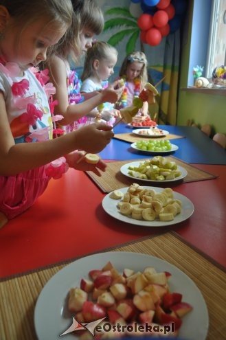 Dzień Hawajski w Punkcie Przedszkolnym Kangurek [31.07.2015] - zdjęcie #40 - eOstroleka.pl
