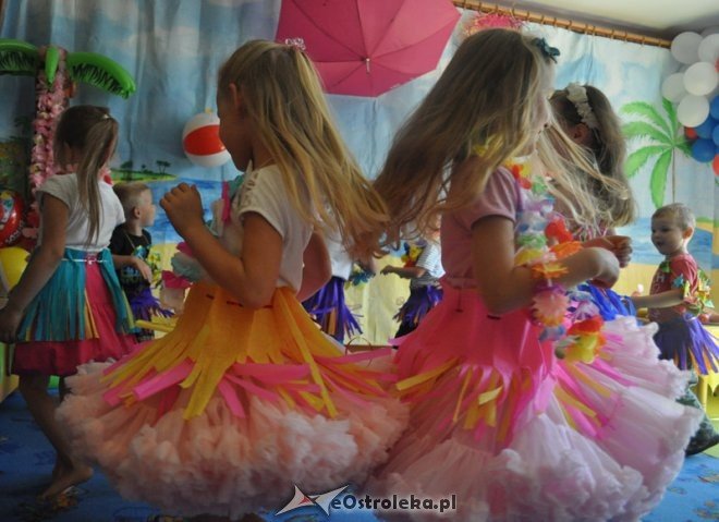 Dzień Hawajski w Punkcie Przedszkolnym Kangurek [31.07.2015] - zdjęcie #38 - eOstroleka.pl