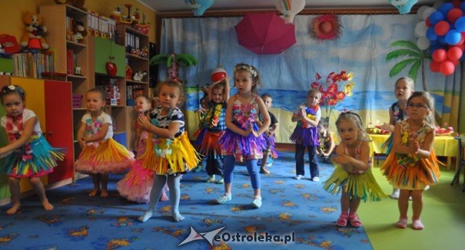 Dzień Hawajski w Punkcie Przedszkolnym Kangurek [31.07.2015] - zdjęcie #31 - eOstroleka.pl