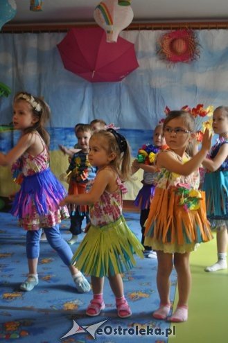 Dzień Hawajski w Punkcie Przedszkolnym Kangurek [31.07.2015] - zdjęcie #30 - eOstroleka.pl