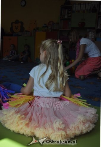 Dzień Hawajski w Punkcie Przedszkolnym Kangurek [31.07.2015] - zdjęcie #26 - eOstroleka.pl