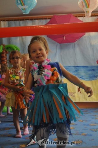 Dzień Hawajski w Punkcie Przedszkolnym Kangurek [31.07.2015] - zdjęcie #18 - eOstroleka.pl