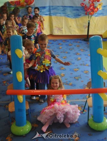 Dzień Hawajski w Punkcie Przedszkolnym Kangurek [31.07.2015] - zdjęcie #17 - eOstroleka.pl