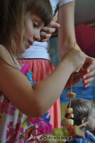Dzień Hawajski w Punkcie Przedszkolnym Kangurek [31.07.2015] - zdjęcie #10 - eOstroleka.pl