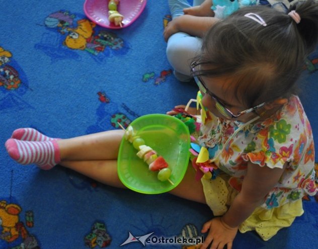 Dzień Hawajski w Punkcie Przedszkolnym Kangurek [31.07.2015] - zdjęcie #5 - eOstroleka.pl