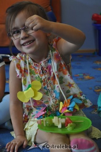 Dzień Hawajski w Punkcie Przedszkolnym Kangurek [31.07.2015] - zdjęcie #2 - eOstroleka.pl