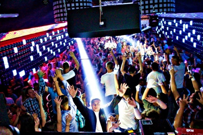 Piękni i Młodzi w Clubie Ibiza Zalesi [01.08.2015] - zdjęcie #85 - eOstroleka.pl