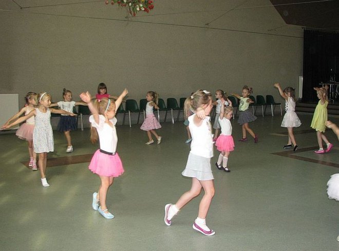 Ostrołęka: Piruety i arabeski w wykonaniu młodych baletnic [08.08.2015] - zdjęcie #9 - eOstroleka.pl