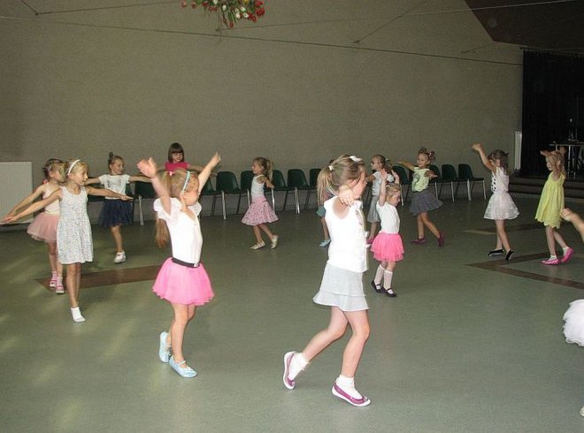 Ostrołęka: Piruety i arabeski w wykonaniu młodych baletnic [08.08.2015] - zdjęcie #5 - eOstroleka.pl