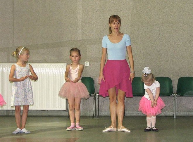 Ostrołęka: Piruety i arabeski w wykonaniu młodych baletnic [08.08.2015] - zdjęcie #3 - eOstroleka.pl