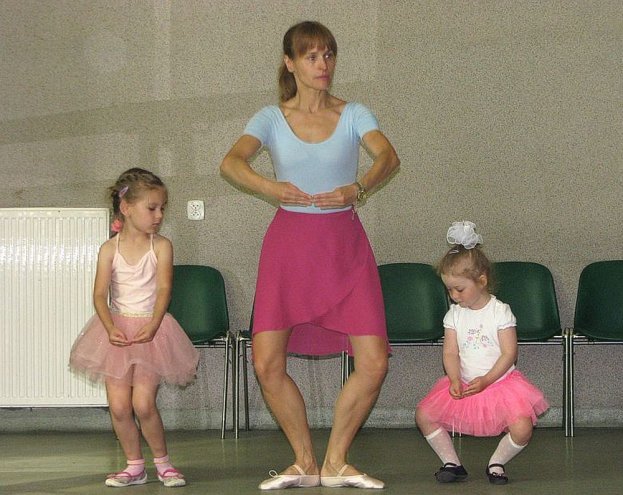 Ostrołęka: Piruety i arabeski w wykonaniu młodych baletnic [08.08.2015] - zdjęcie #12 - eOstroleka.pl