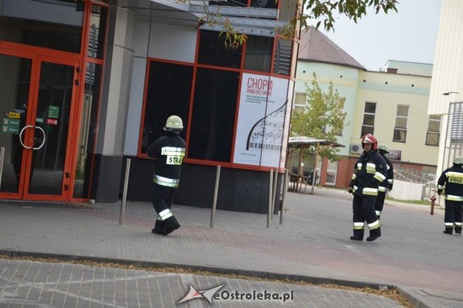 Alarm pożarowy w banku BZ WBK [09.08.2015] - zdjęcie #1 - eOstroleka.pl