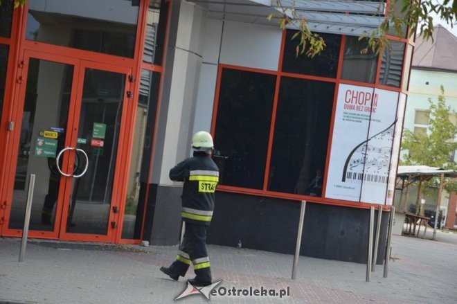Alarm pożarowy w banku BZ WBK [09.08.2015] - zdjęcie #2 - eOstroleka.pl