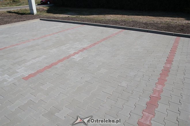 Mieszkańcy bloków przy Jana Pawła II mogą już korzystać z nowego parkingu [11.08.2015] - zdjęcie #2 - eOstroleka.pl